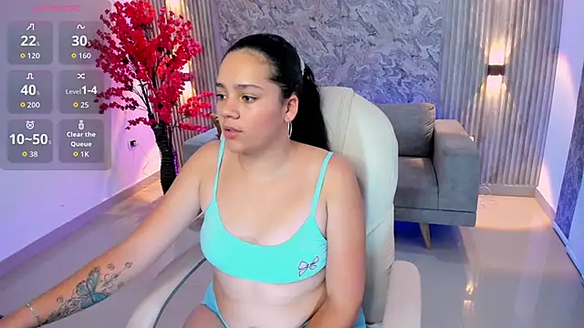 karlie small online show from 12/19/25, 07:54