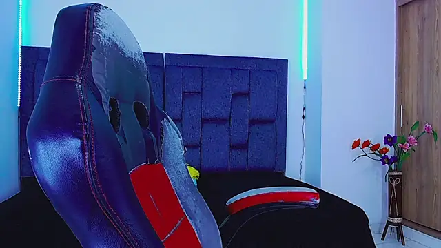 Snapshot of dirty_model chatting on 10/17/25, 04:04 dirty model online show from 10/17/25, 04:04