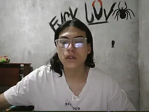 dirty model online show from 03/28/26, 05:40