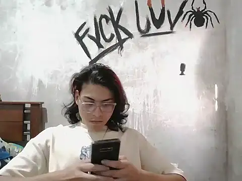 dirty model online show from 04/08/26, 10:10