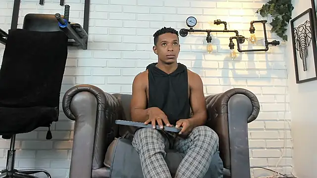 ItaloMoore online show from 09/15/25, 11:32