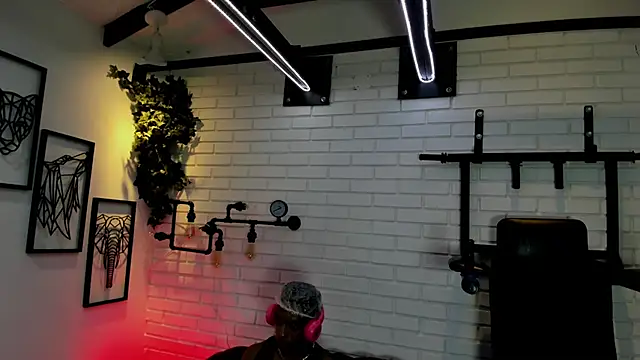 ItaloMoore online show from 10/20/25, 11:21