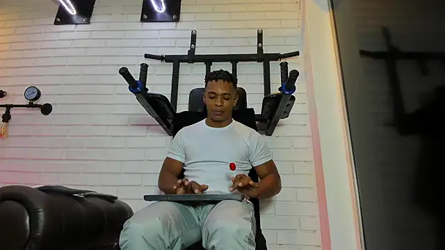 ItaloMoore online show from 11/27/25, 11:23