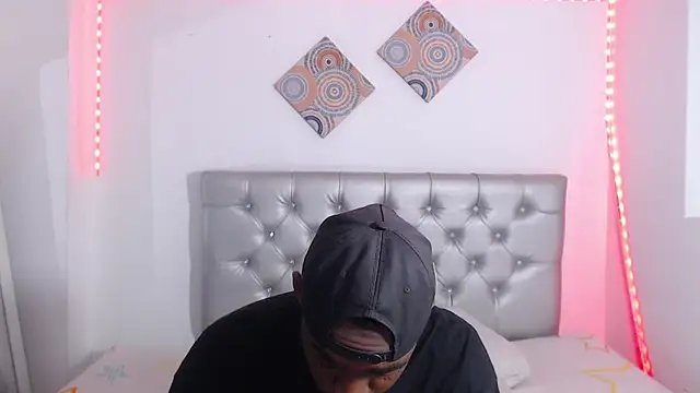 eebony stallion online show from 12/18/25, 07:53