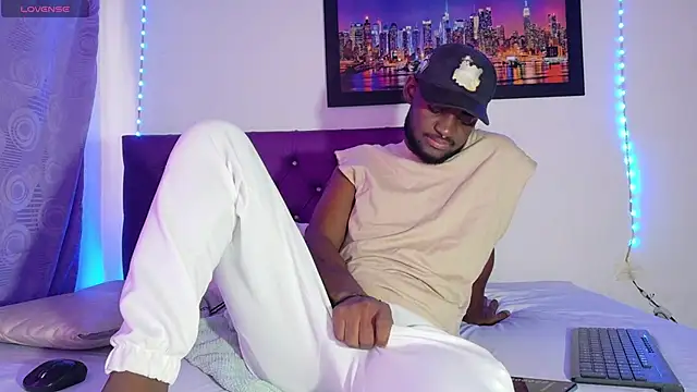 eebony stallion online show from 04/23/26, 07:38