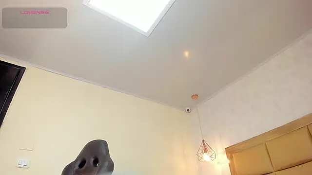 MELISSAROUGE online show from 04/16/26, 07:36