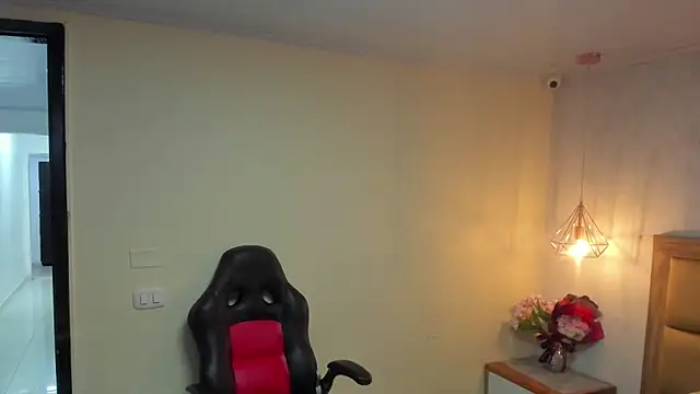 MELISSAROUGE online show from 04/21/26, 01:42