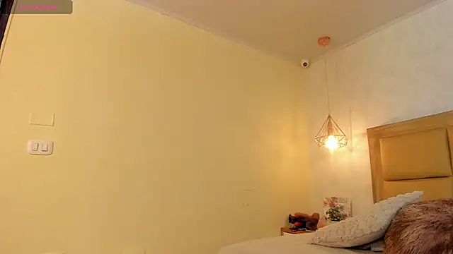 MELISSAROUGE online show from 07/23/26, 07:45