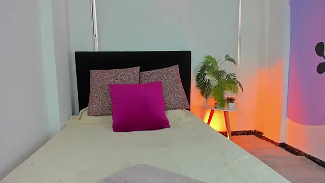 LunaVelvet777 online show from 11/18/25, 12:42