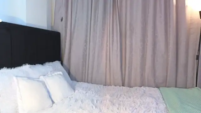 LunaVelvet777 online show from 02/18/26, 03:30