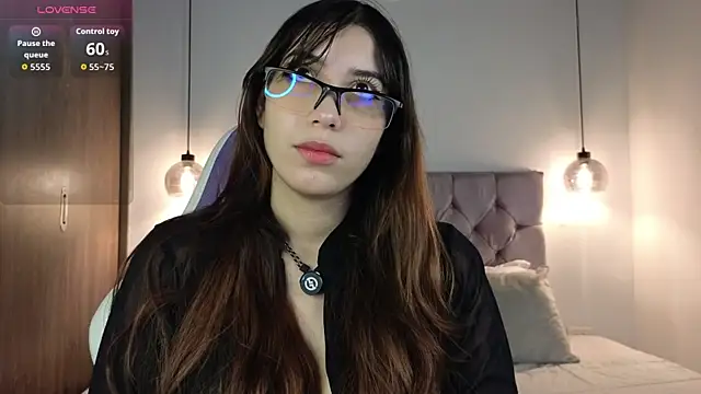 lila min online show from 09/18/25, 01:57