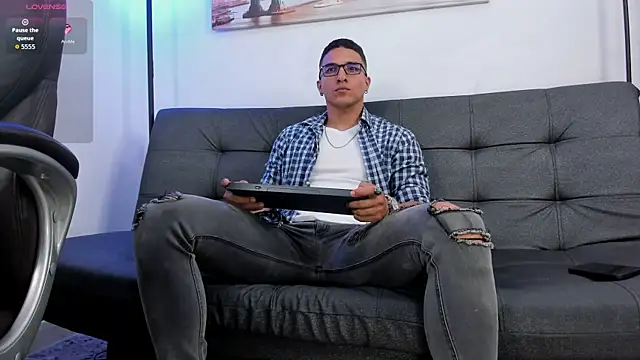 Dash Bukoski online show from 10/05/25, 01:09