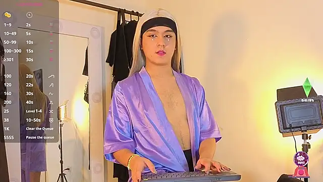 Snapshot of derek_greyy_ chatting on 09/10/25, 06:41 derek greyy online show from 09/10/25, 06:41