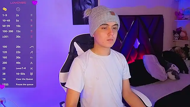 Snapshot of derek_greyy_ chatting on 09/19/25, 07:14 derek greyy online show from 09/19/25, 07:14