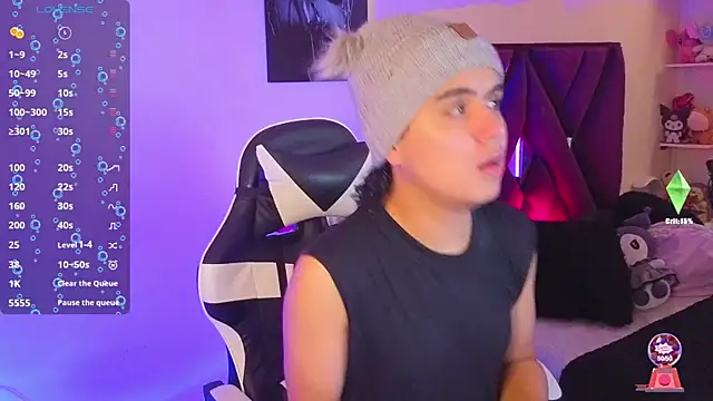 Snapshot of derek_greyy_ chatting on 09/22/25, 06:43 derek greyy online show from 09/22/25, 06:43