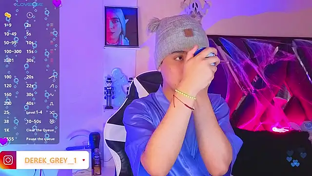 Snapshot of derek_greyy_ chatting on 10/27/25, 06:23 derek greyy online show from 10/27/25, 06:23