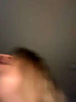 Snapshot of M1l3yD3w chatting on 11/19/25, 04:12 M1l3yD3w online show from 11/19/25, 04:12