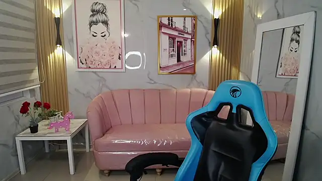 Snapshot of Jade_Jones_a chatting on 10/15/25, 04:01 Jade Jones a online show from 10/15/25, 04:01