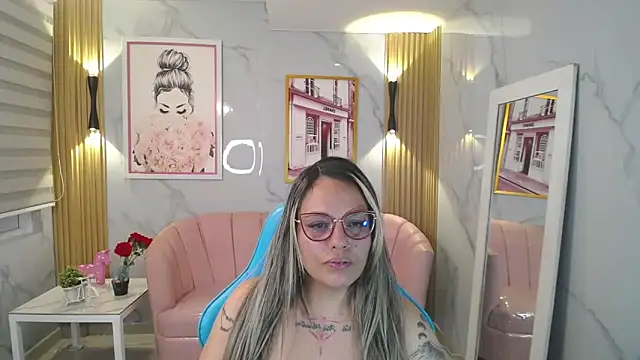 Snapshot of Jade_Jones_a chatting on 11/05/25, 03:39 Jade Jones a online show from 11/05/25, 03:39