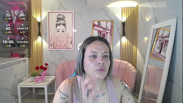 Snapshot of Jade_Jones_a chatting on 12/17/25, 03:34 Jade Jones a online show from 12/17/25, 03:34