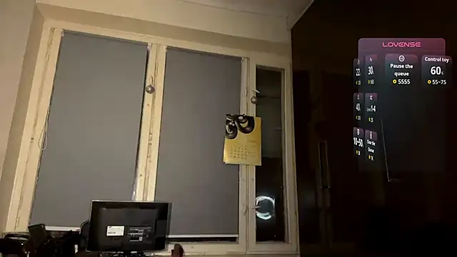 Snapshot of AlfredaBillegas chatting on 10/06/25, 05:54 AlfredaBillegas online show from 10/06/25, 05:54