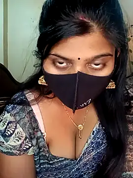 Snapshot of reena502 chatting on 12/21/25, 12:18 reena502 online show from 12/21/25, 12:18