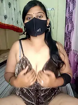 Snapshot of reena502 chatting on 02/08/26, 01:09 reena502 online show from 02/08/26, 01:09