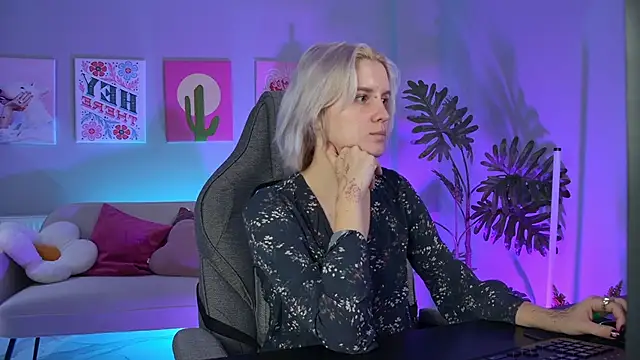 BethanyCloud online show from 12/01/25, 05:34