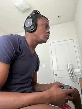 Snapshot of labishyoung25 chatting on 02/04/26, 03:29 labishyoung25 online show from 02/04/26, 03:29