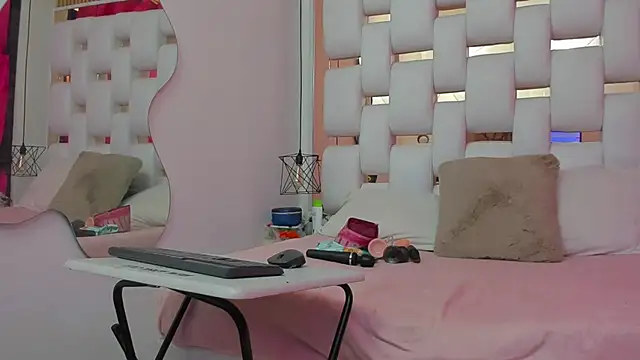 MiaCours online show from 09/21/25, 02:19