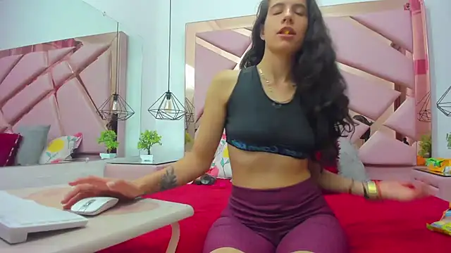 MiaCours online show from 12/22/25, 07:00