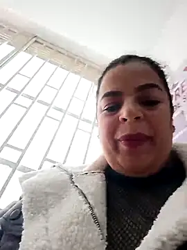 Mia-Glow online show from 01/11/26, 01:16