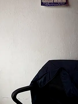 Mia-Glow online show from 03/05/26, 01:29