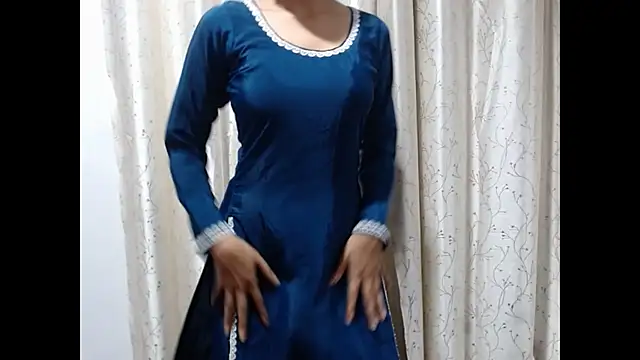 Snapshot of _kamyaa09 chatting on 05/07/26, 05:29 kamyaa09 online show from 05/07/26, 05:29