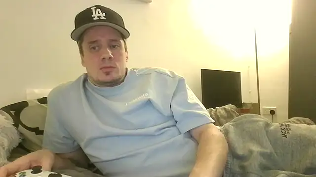Snapshot of shyandchilling chatting on 03/13/26, 08:48 shyandchilling online show from 03/13/26, 08:48