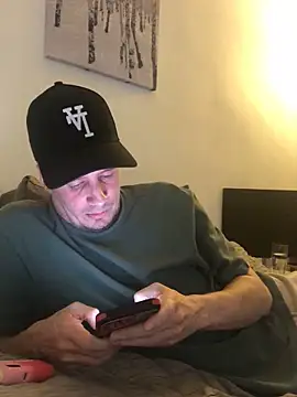 Snapshot of shyandchilling chatting on 05/17/26, 06:04 shyandchilling online show from 05/17/26, 06:04