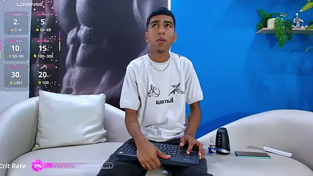 Snapshot of ender_h0t chatting on 09/14/25, 01:54 ender h0t online show from 09/14/25, 01:54