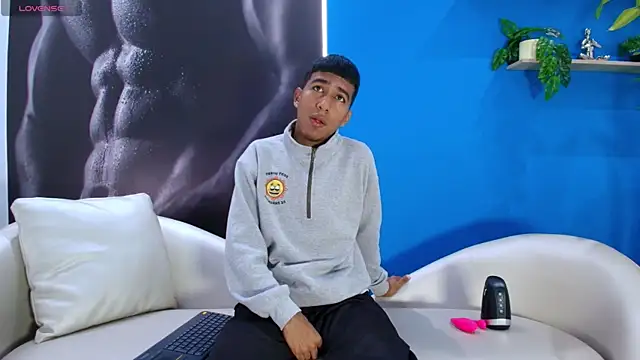 Snapshot of ender_h0t chatting on 10/09/25, 01:31 ender h0t online show from 10/09/25, 01:31