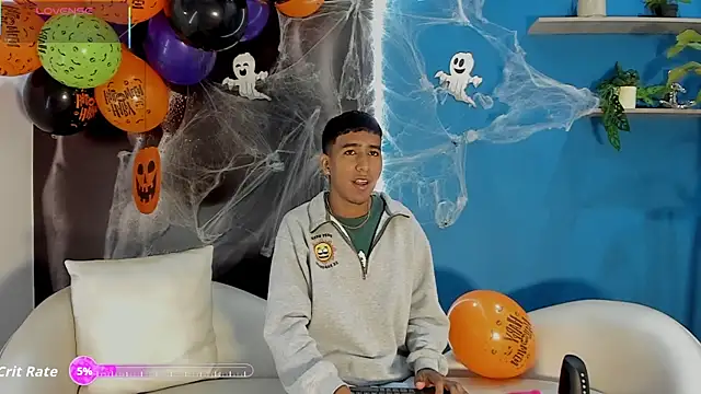 Snapshot of ender_h0t chatting on 10/15/25, 01:55 ender h0t online show from 10/15/25, 01:55