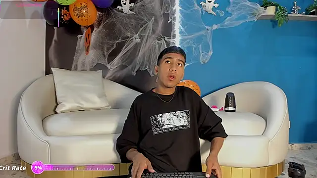 Snapshot of ender_h0t chatting on 10/16/25, 01:56 ender h0t online show from 10/16/25, 01:56