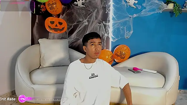 Snapshot of ender_h0t chatting on 10/18/25, 01:45 ender h0t online show from 10/18/25, 01:45