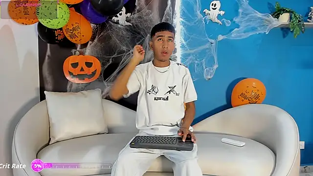 Snapshot of ender_h0t chatting on 10/24/25, 01:40 ender h0t online show from 10/24/25, 01:40