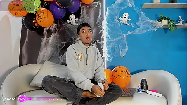 Snapshot of ender_h0t chatting on 10/28/25, 01:47 ender h0t online show from 10/28/25, 01:47