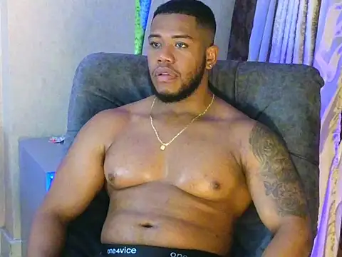 BenjaminCol  online show from 10/12/25, 12:42