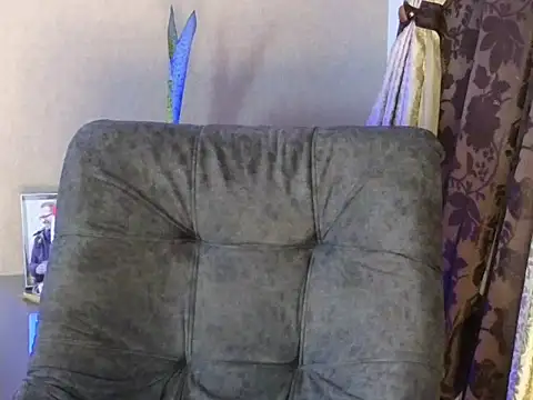 BenjaminCol  online show from 10/31/25, 01:39