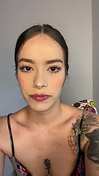 Snapshot of alysa_g_ chatting on 10/28/25, 10:12 alysa g online show from 10/28/25, 10:12