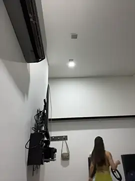 Snapshot of alysa_g_ chatting on 06/10/26, 11:35 alysa g online show from 06/10/26, 11:35
