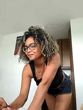 BiiancaEstradaa online show from 04/05/26, 05:10