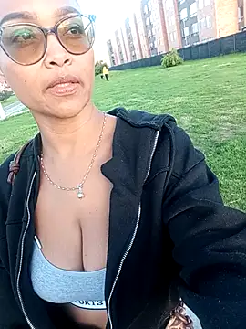 BiiancaEstradaa online show from 04/09/26, 10:48