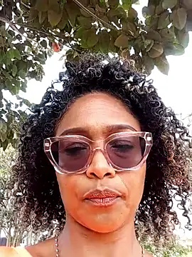 Snapshot of BiiancaEstradaa chatting on 05/08/26, 02:11 BiiancaEstradaa online show from 05/08/26, 02:11
